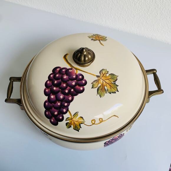 Vintage Villa Grande Porcelain Enamel Covered Pot - Picture 3 of 13